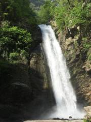 Ninoskhevi Waterfall