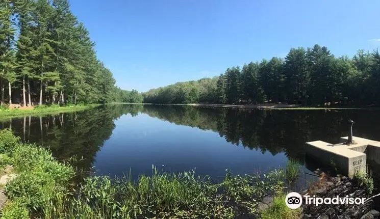 Chatfield Hollow State Park