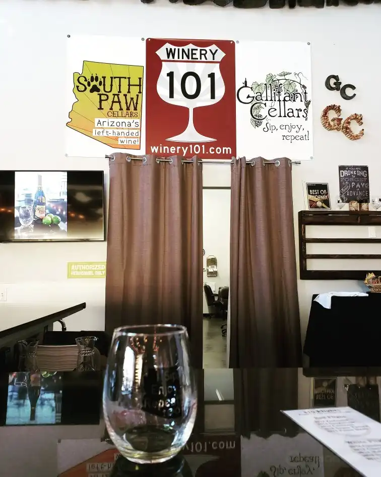 Hotels near Winery 101 Peoria