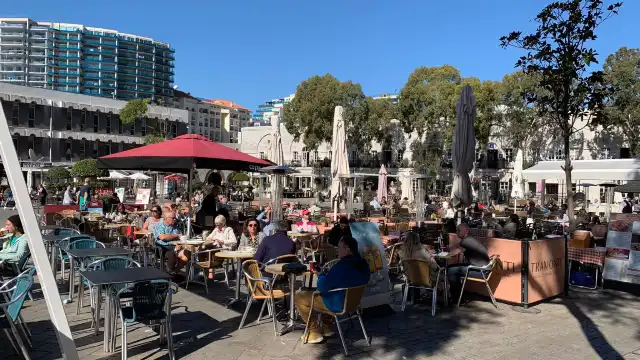 Hotels near Grand Casemates Square