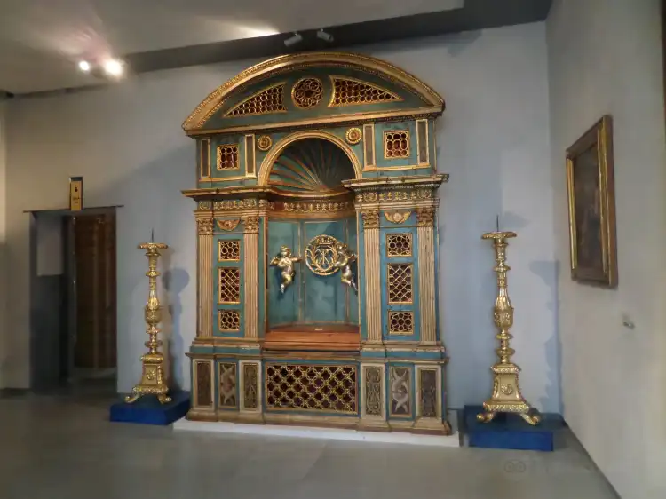 Hotel dekat Museo Diocesano Albani