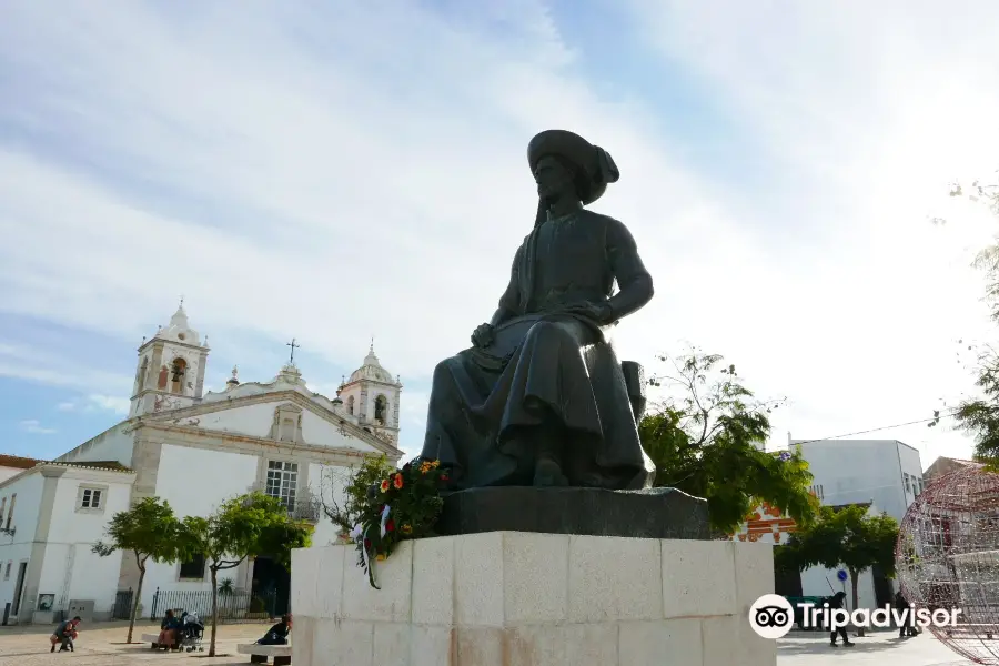 Statue of Infante Dom Henrique