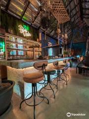 Puravida Latin Bar & Cigar Lounge