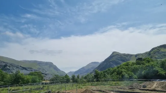 スランベリス湖岸鉄道