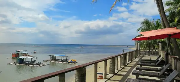 Hotels in Lian