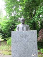 Nitobe Inazo Statue