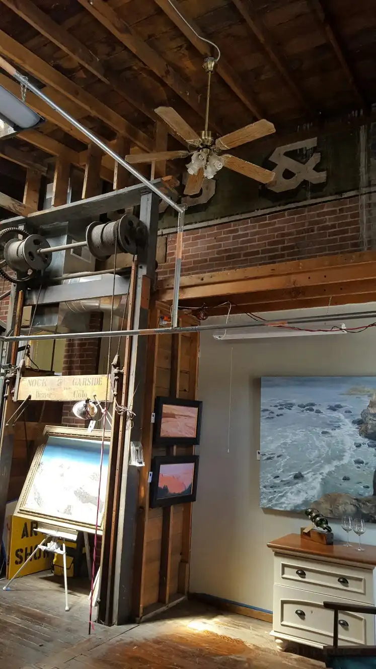The Blue Pig Gallery 주변 호텔