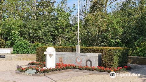 War Cemetery Den Burg