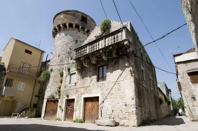 Hotels near Castle Cambi