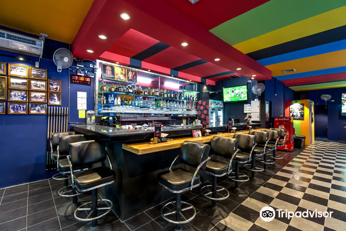 4_Double Kiss Pool Hall & Sports Lounge