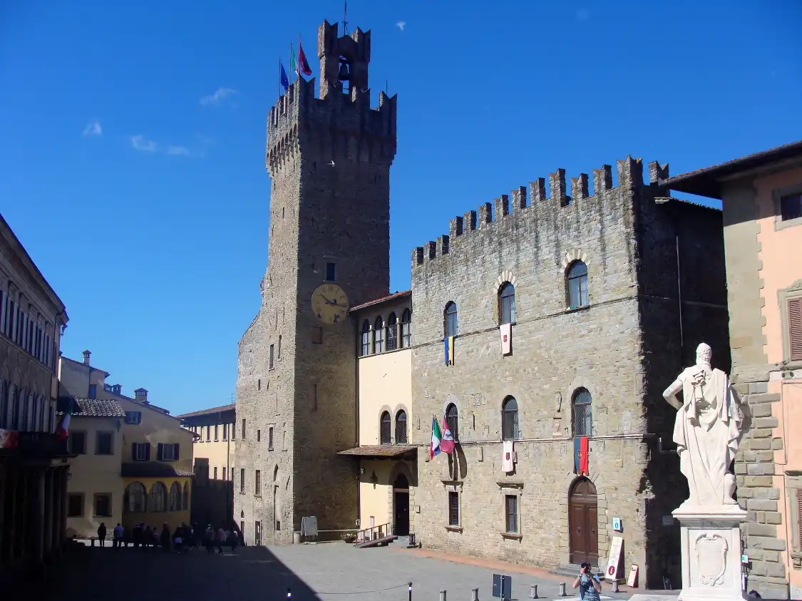 Hotel in zona Chiostro del Palazzo Comunale