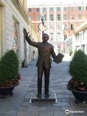 Statua di Mike Bongiorno