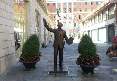 Statua di Mike Bongiorno