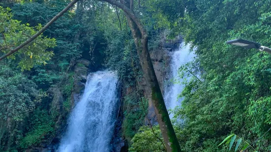 Cinulang Waterfalll