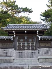 Mausoleum of Emperor Antoku