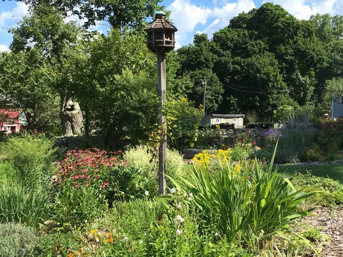 Hotel in zona Well-Sweep Herb Farm