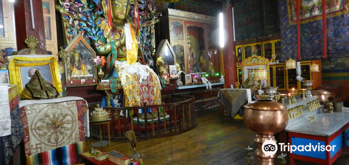 Darjeeling Travel Guide 2026: Top Attractions, Local Food & Travel