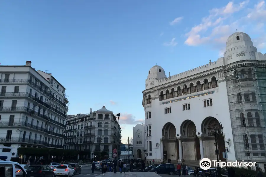 La Rue Didouche Mourad