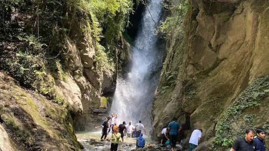 Bangoru Waterfall