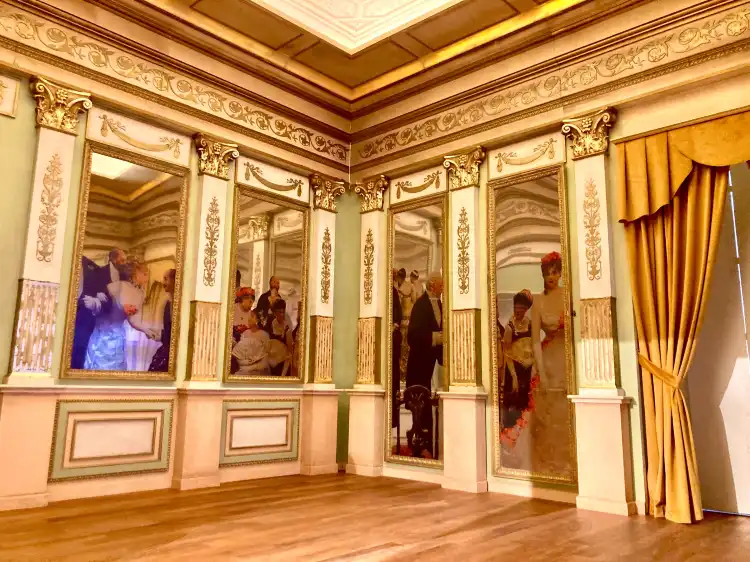 Hotels near Museo Belliniano