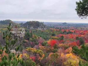 Mill Bluff State Park