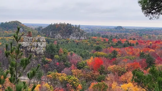 Mill Bluff State Park