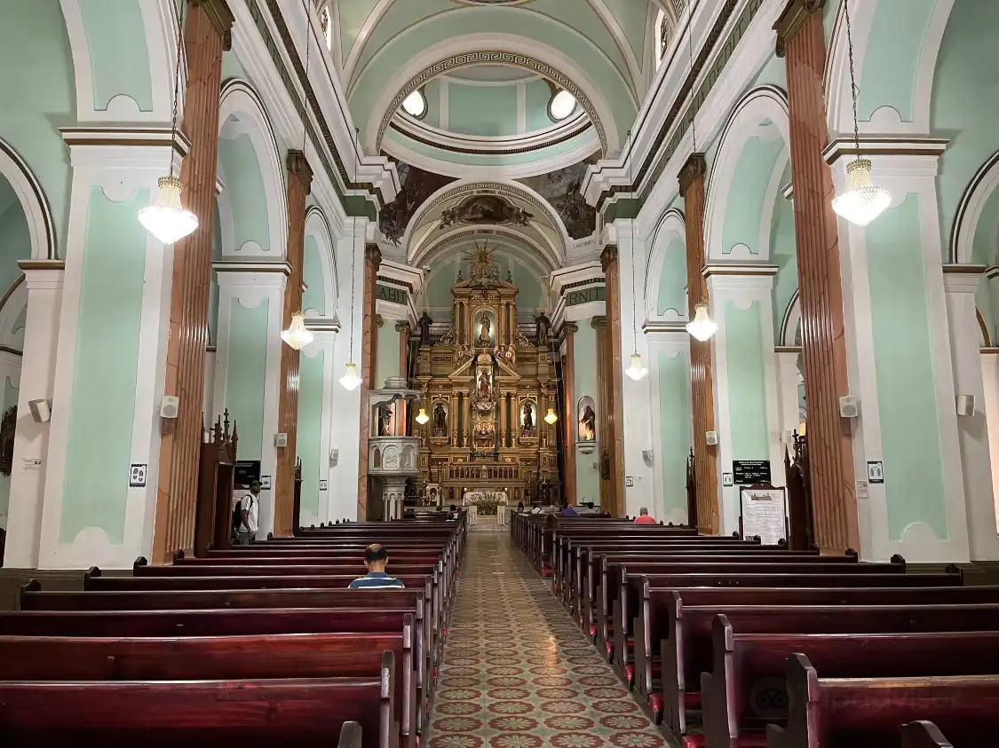 โรงแรมใกล้Iglesia San Francisco