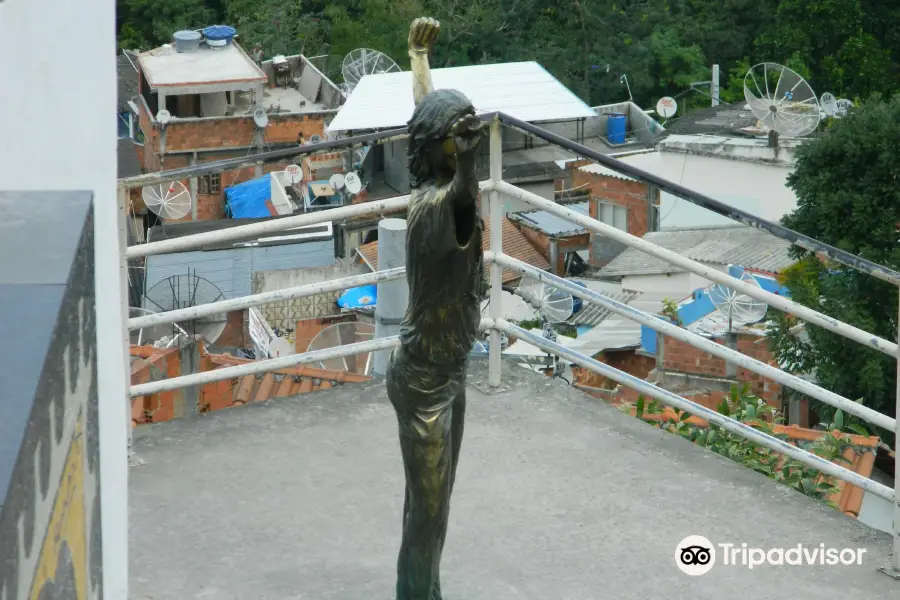 Michael Jackson Statue