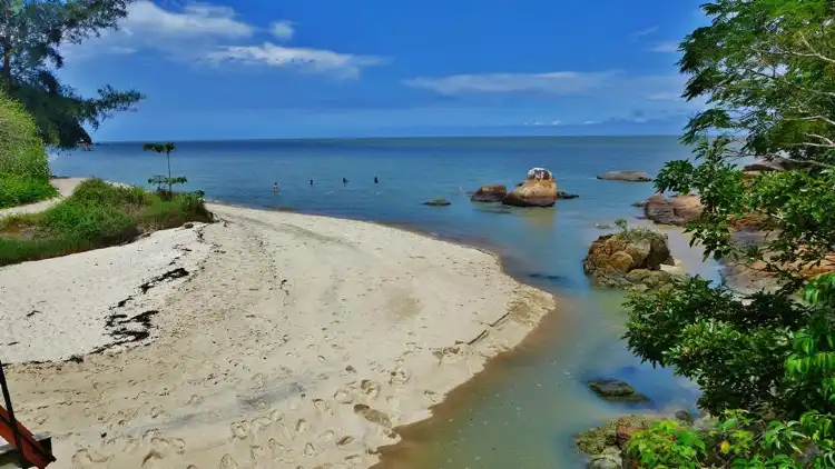 Hotels near Kerachut Beach