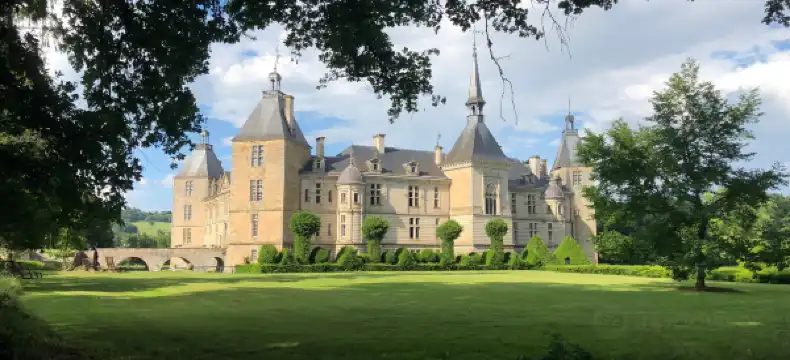 Campanile properties in Saone-et-Loire