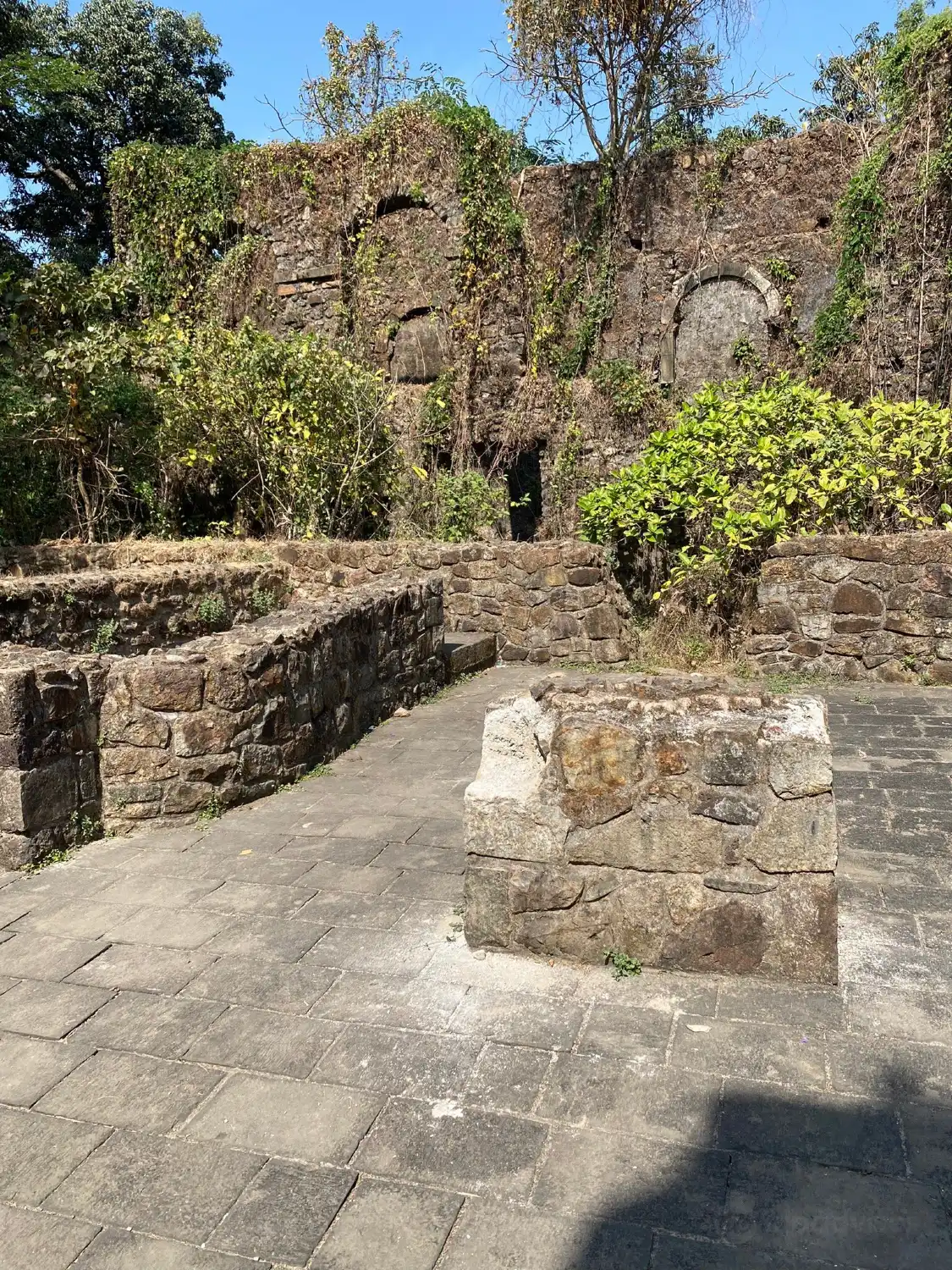Hotels near Vasai Fort