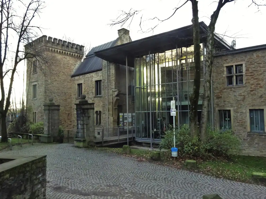 Hotels near House Witten