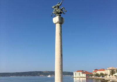 Messenger Of Freedom Monument