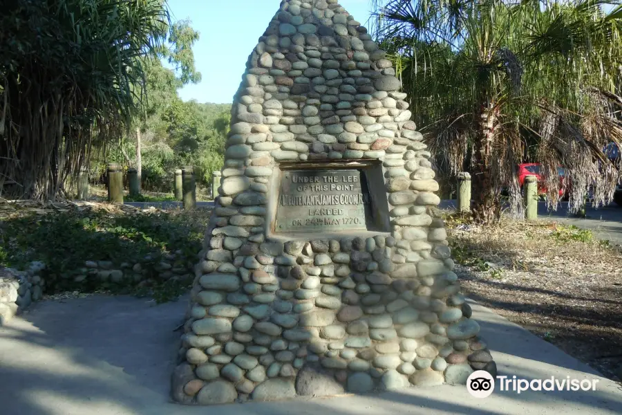 Lt James Cook Monument