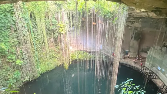 Ik Kil Cenote