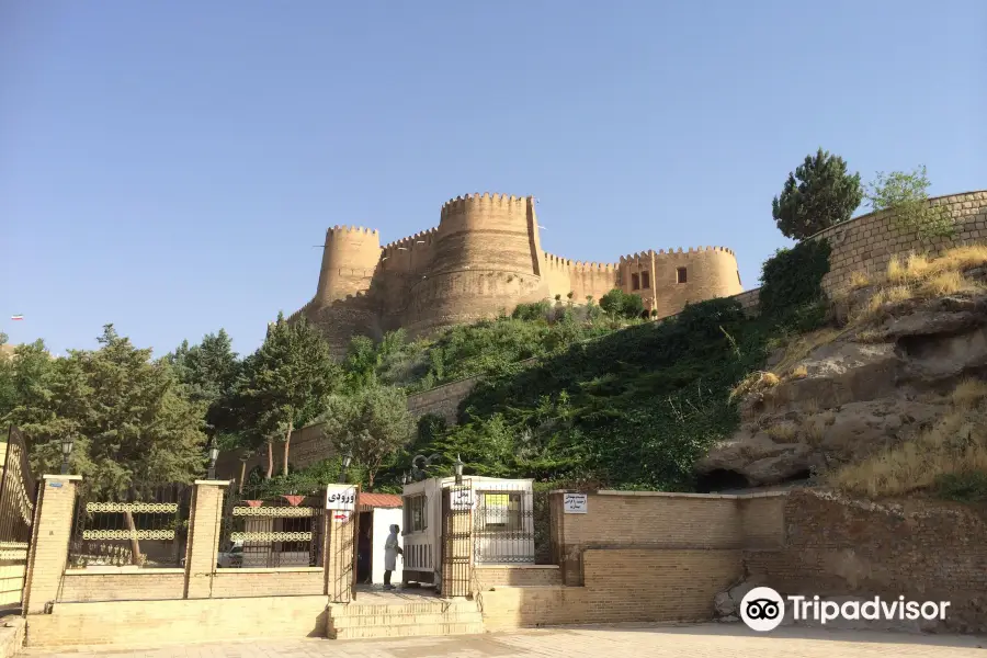 Shapur Khast ( Falakol aflak ) Castle