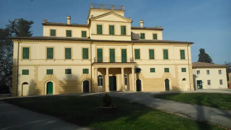 Hotels in Monte Roberto
