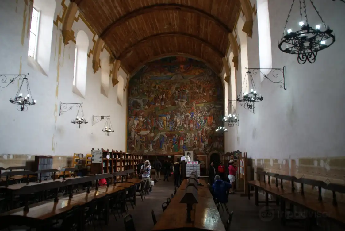 Hotels near La Biblioteca Publica Gertrudis Bocanegra