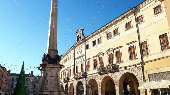 Piazza Garibaldi e Monumento ai Caduti