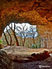 Parc Prehistòric de les Coves del Toll de Moià