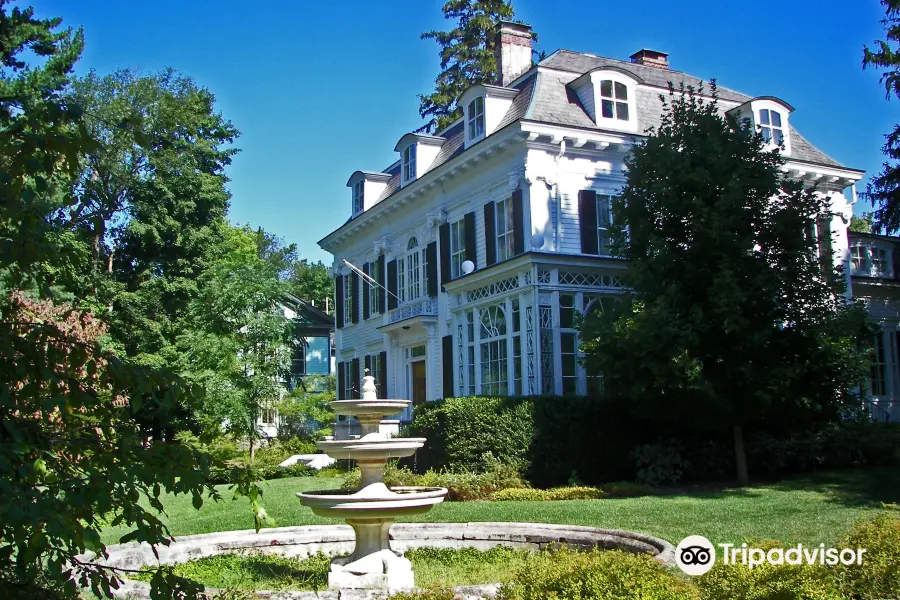 Macculloch Hall Historic Museum & Gardens