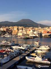 Porto di Torre del Greco - "Il Muraglione"