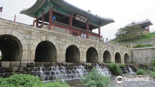 Hwahong Gate (Hwahongmun, Buksumun)