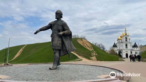 Yuriu Dolgorukiy Monument