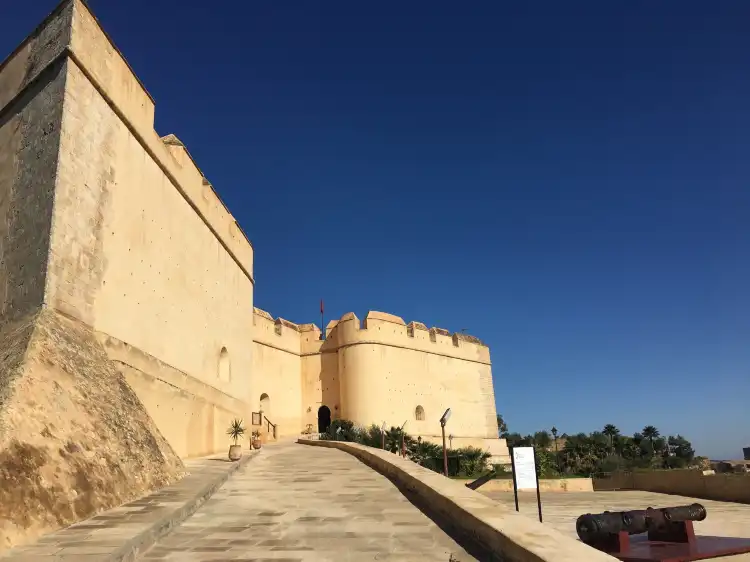 Hotels near Musee des armes