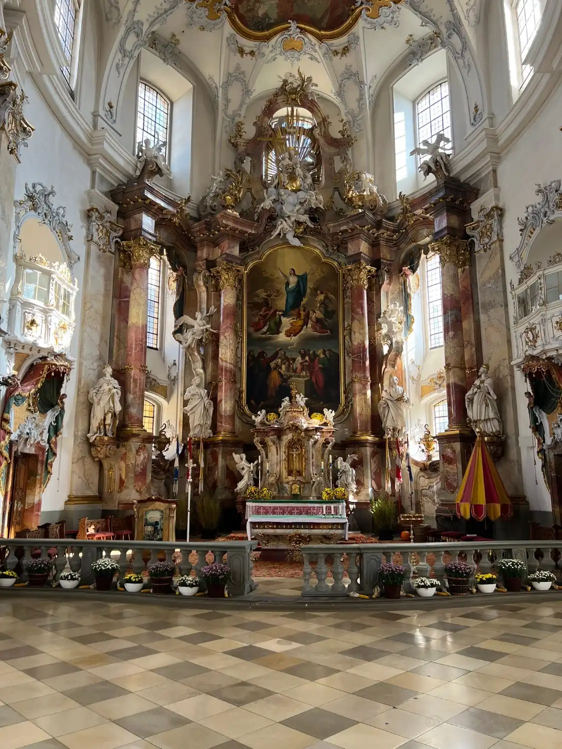 Hotels near Basilica of the Fourteen Holy Helpers