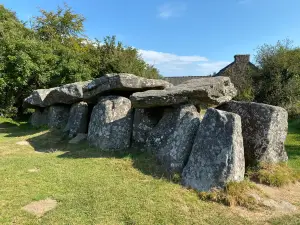 Allée Couverte du Mougau-Bihan