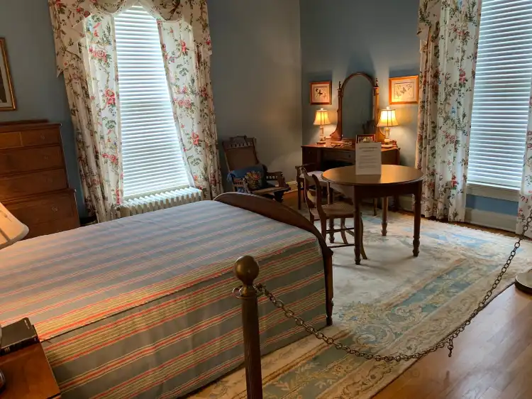Hotels near Old Governor's Mansion