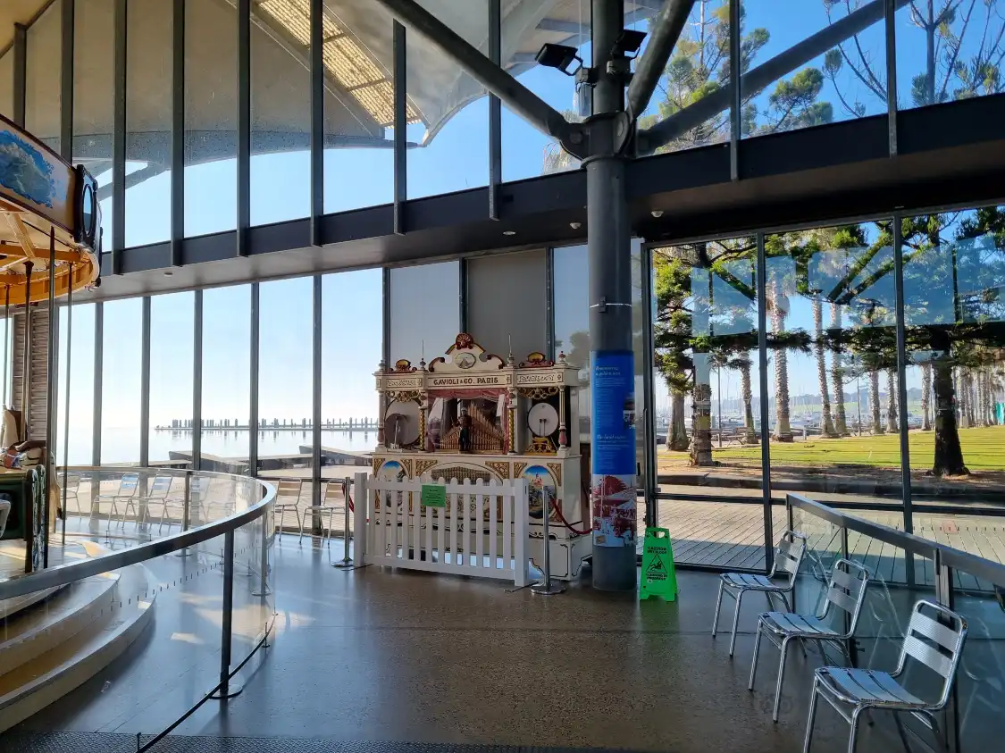 Hotels near The Carousel