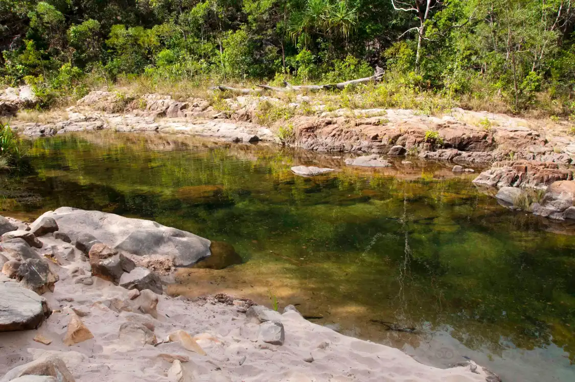 Hotels near Barramundi Gorge (Maguk) Waterfall
